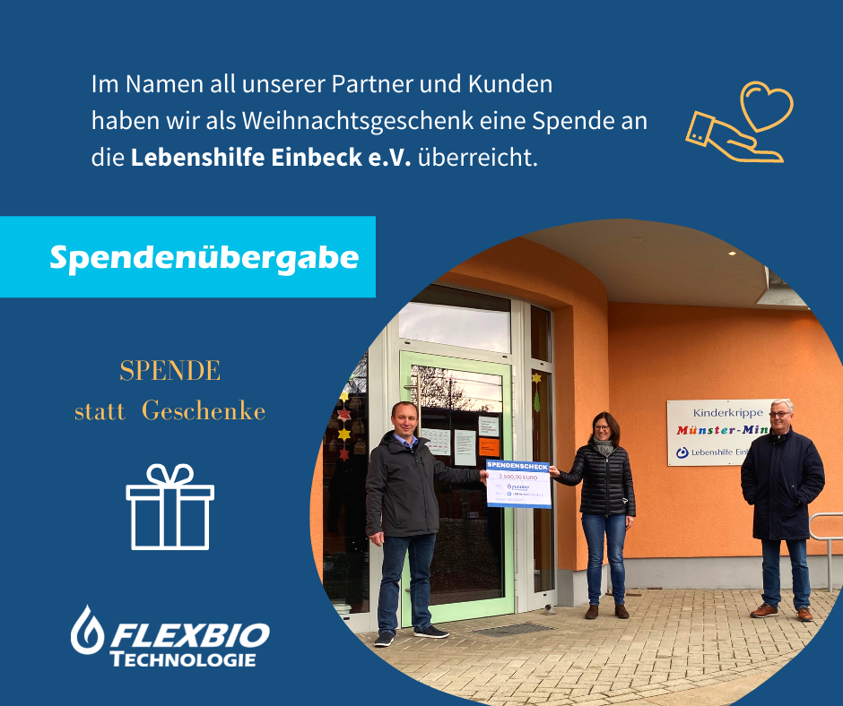 Blog post about the donation of Flexbio Technologie to Lebenshilfe Einbeck e.V. in the background: Managing Director Ganagin hands over a check to the chairmen of Lebenshilfe Einbeck